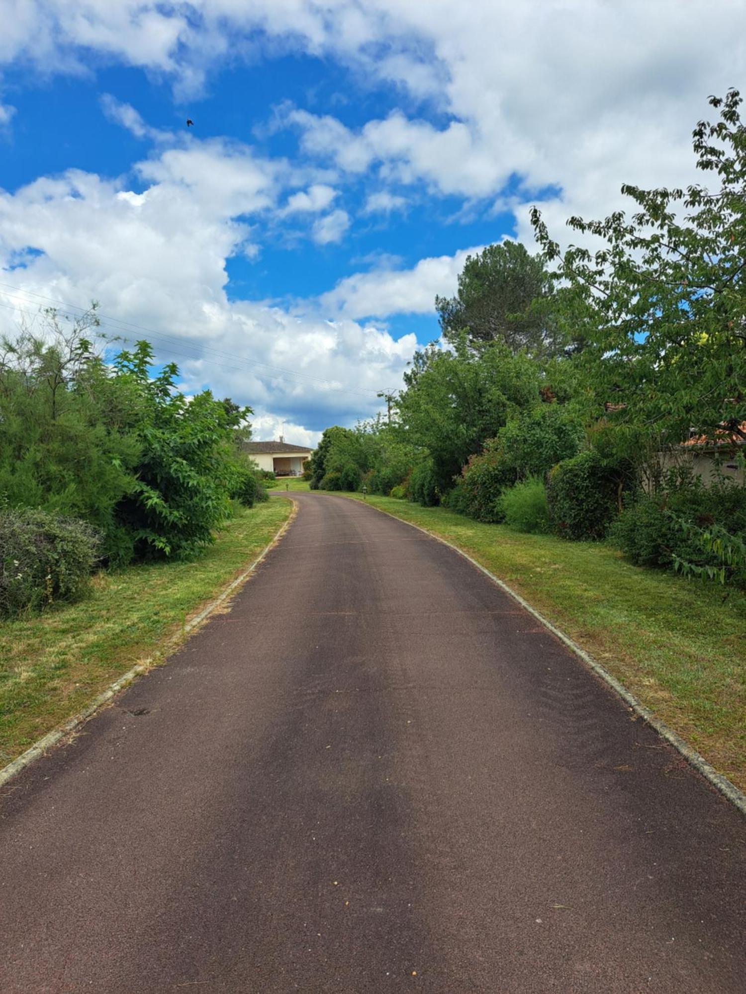 A La Source Villa Saint-Medard-de-Guizieres Exteriör bild