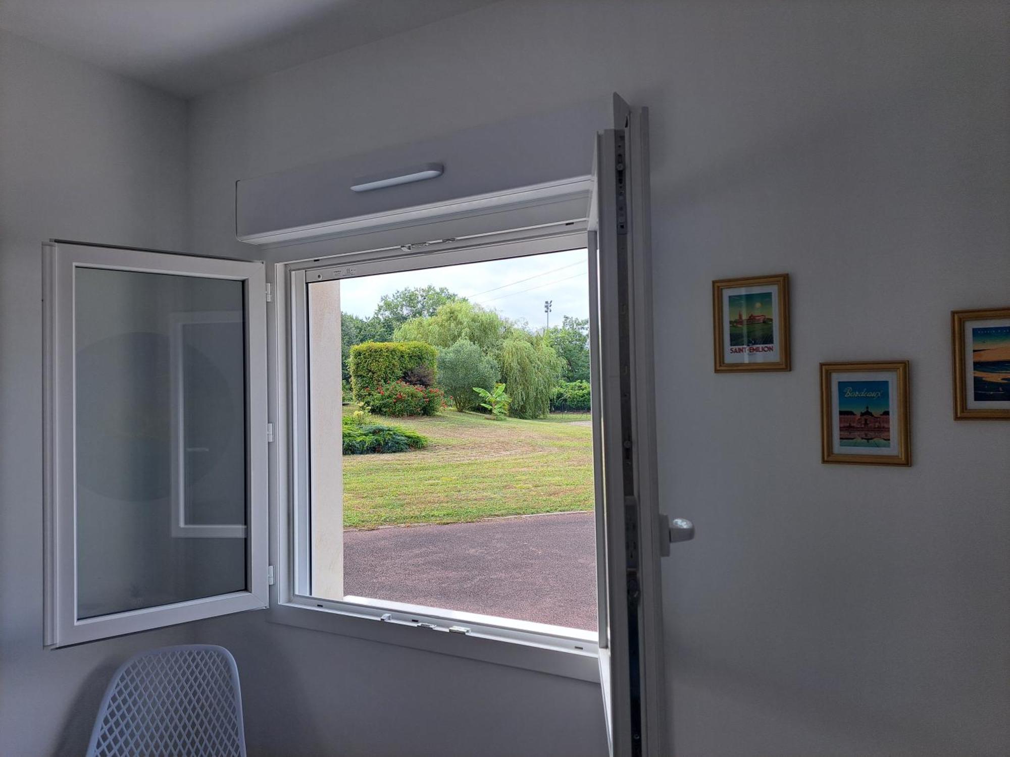 A La Source Villa Saint-Medard-de-Guizieres Exteriör bild